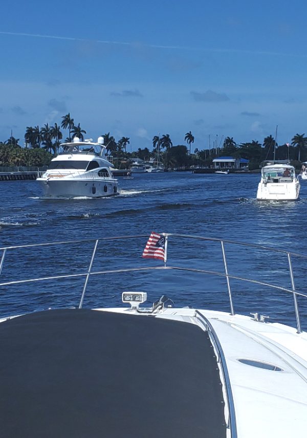 Nauti Buoyz - 60' SeaRay VIP Yacht Charter